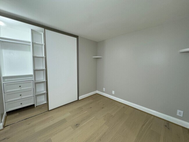 Building Photo - Direct Indoor Access to Ballston Metro with this Luxury 1 Bedroom 1 Bath Condo in Beautiful Alta ...
