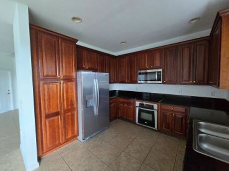 Building Photo - 7070 Venice Way