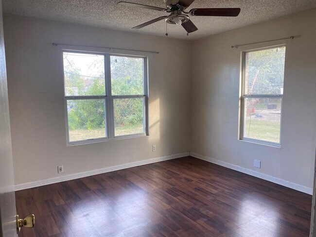 Building Photo - 115 Aracely Lane