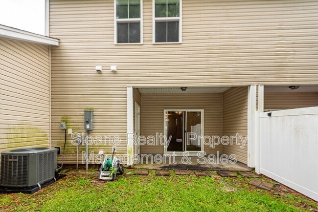 Building Photo - 7787 Montview Rd