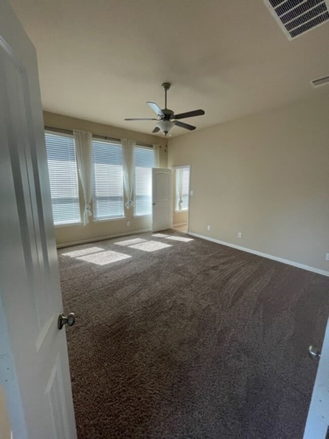 Building Photo - Beautiful 4-Bed Single-Story Home in Desirable Potranco