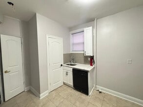 Building Photo - 235 56th St