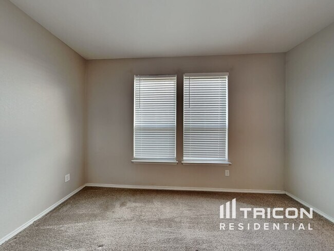 Building Photo - 6615 Port Elizabeth