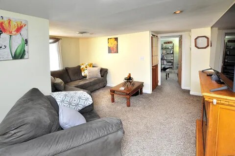 Building Photo - 349 Naubuc Ave