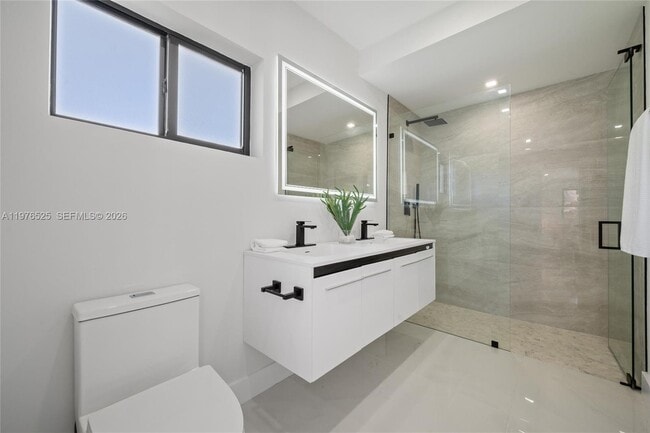 Building Photo - 1931 NE 186th Dr