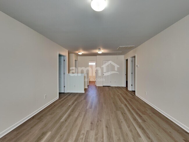Building Photo - 5316 Silverbrook Dr