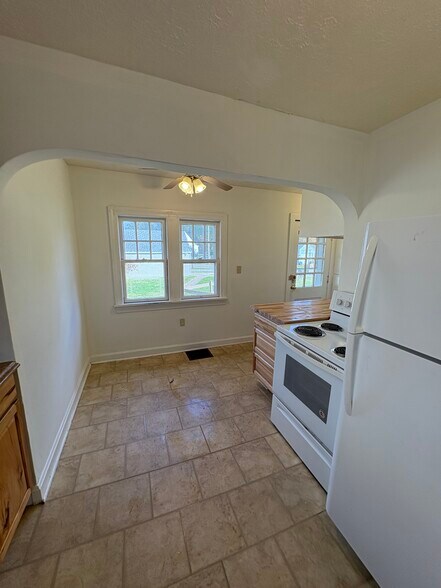 Building Photo - 708 Ohio St