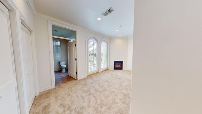 Building Photo - 1029 Park Pl