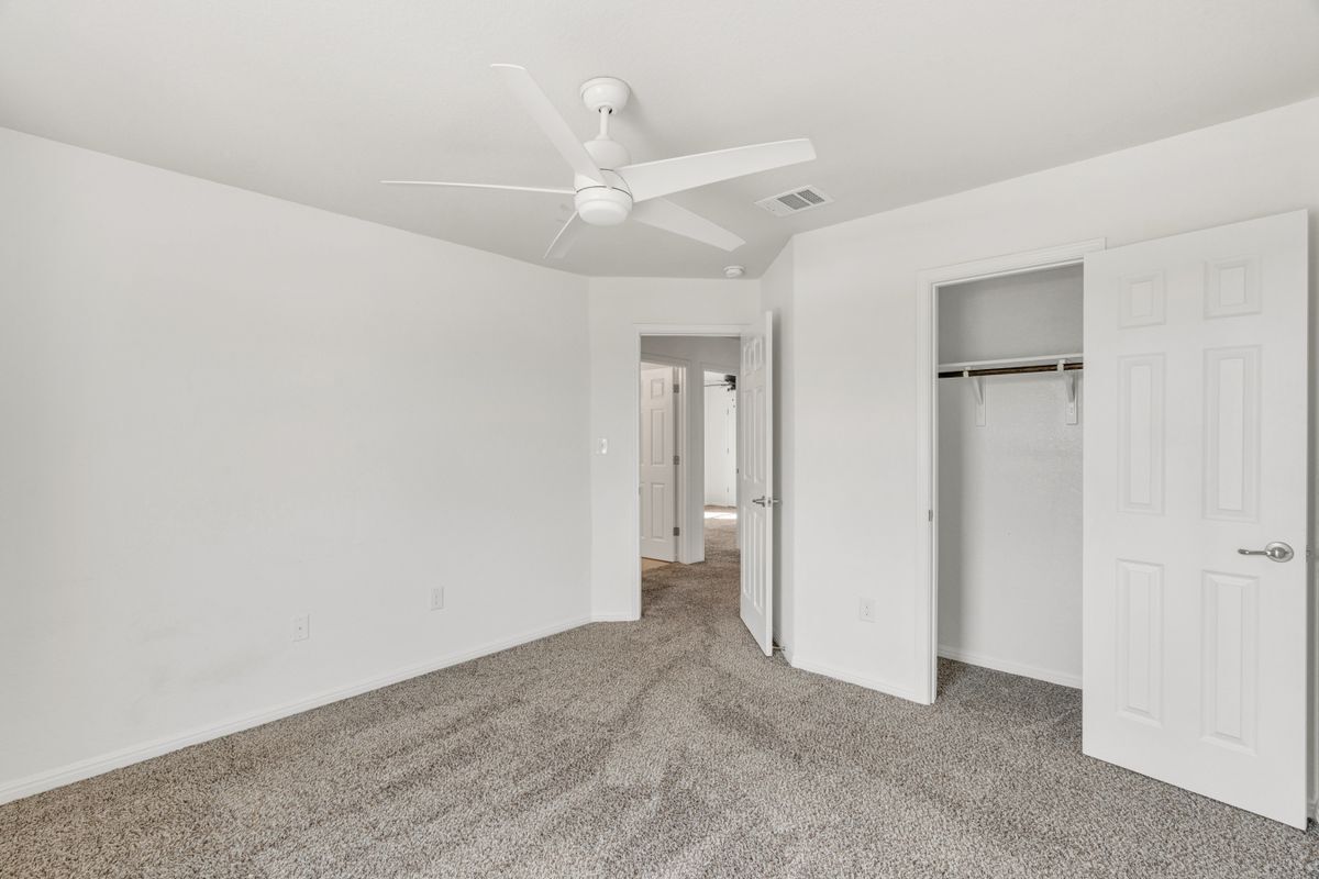 Building Photo - 104 Turkey Creek Ln