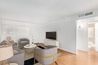 Building Photo - Decco 109