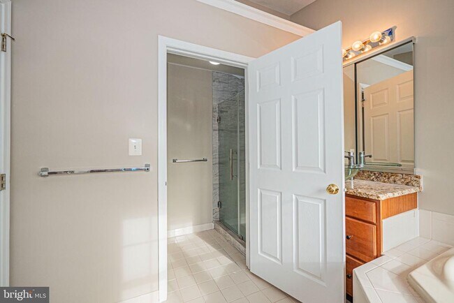 Building Photo - 22619 Upperville Heights Square