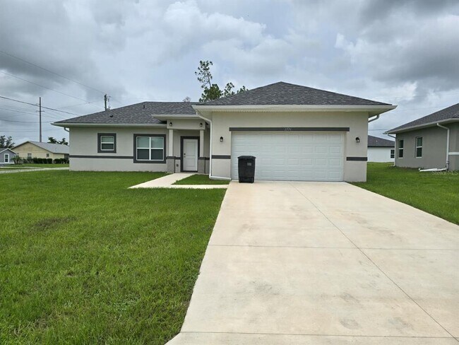 Building Photo - 2776 SW 142nd Ln