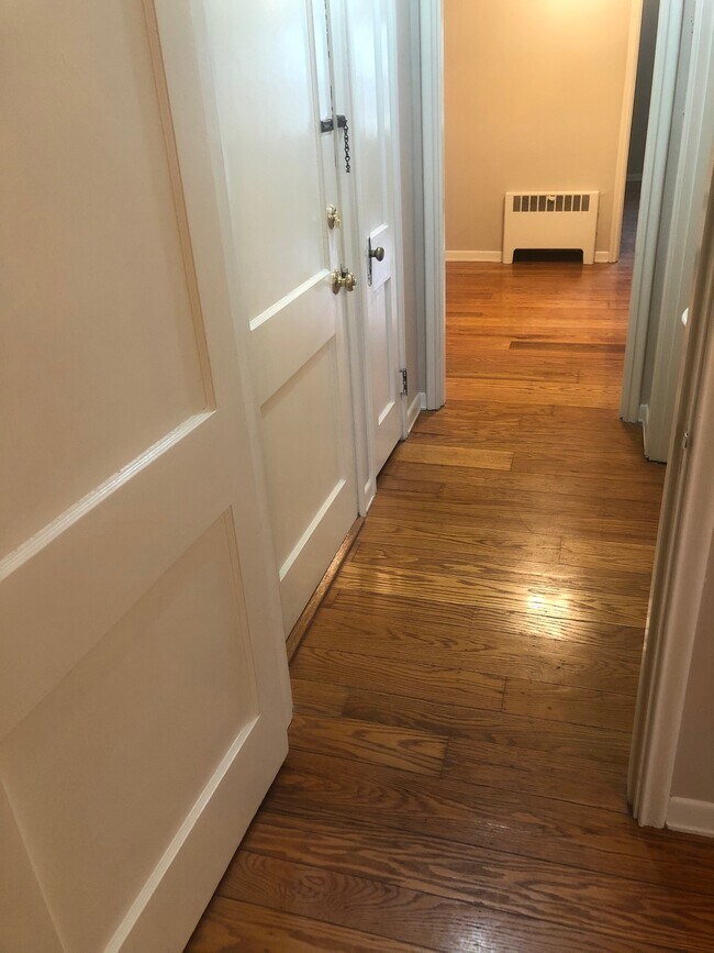 Building Photo - 117 Fairfax Ave