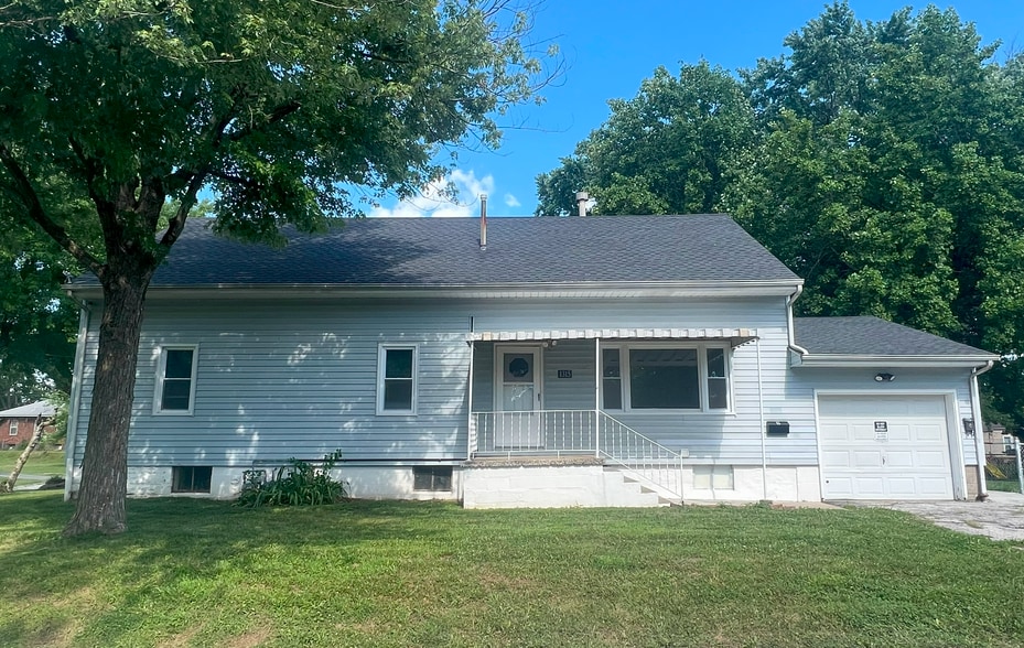Primary Photo - 1315 Rixon St