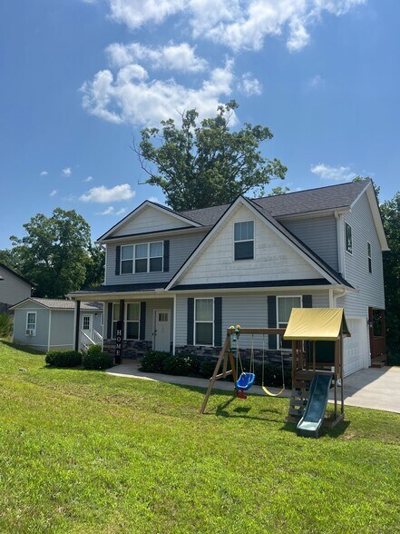 Primary Photo - 109 Lyman Lake Rd