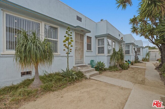Building Photo - 2317 Ocean Park Blvd