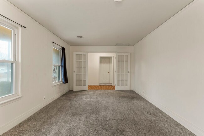 Building Photo - 6010 S 73rd East Ave