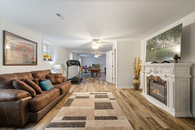 Building Photo - ***Amazing opportunity to rent this beauti...