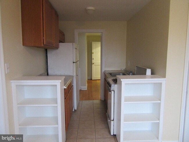 Building Photo - 43 Rittenhouse Pl