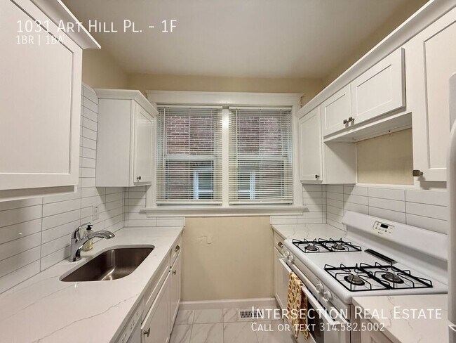 Building Photo - 1031 Art Hill Pl