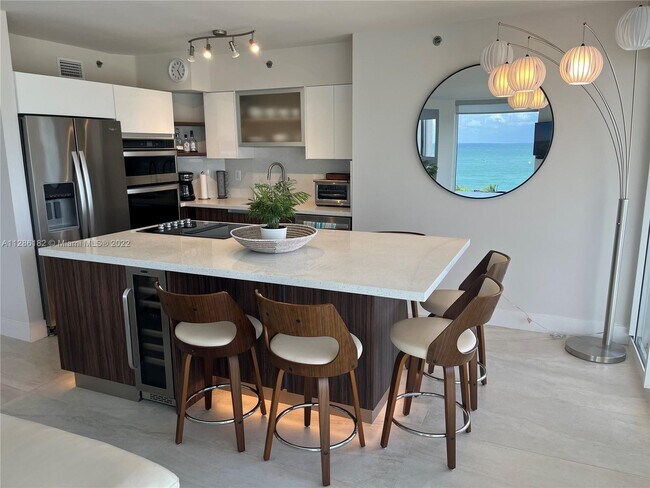 Building Photo - 7330 Ocean Terrace