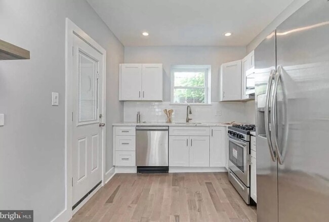 Building Photo - 1917 Pierce St