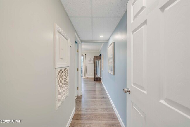 Building Photo - 6903 N Lagoon Dr