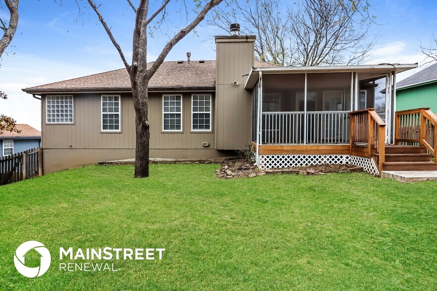 Building Photo - 1475 NW Yankee Dr