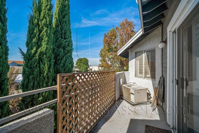 Building Photo - Fullerton Condo Near CSUF + Easy Freeway Access