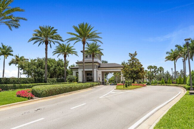 Building Photo - ** STONECREEK ** 3 BED + DEN / 3.5 BATH - ...
