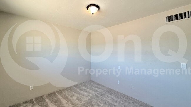 Building Photo - 326 E Harmony Ave