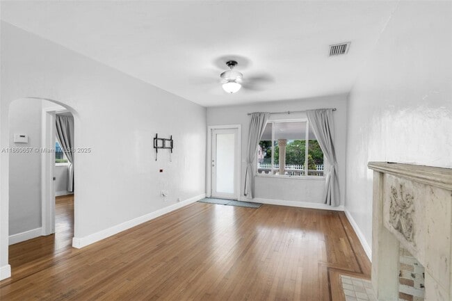 Building Photo - 1711 SW 14th Terrace