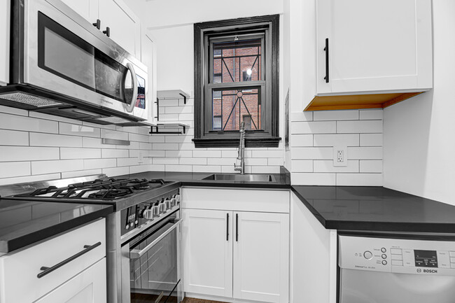 Building Photo - 1010 25th St NW