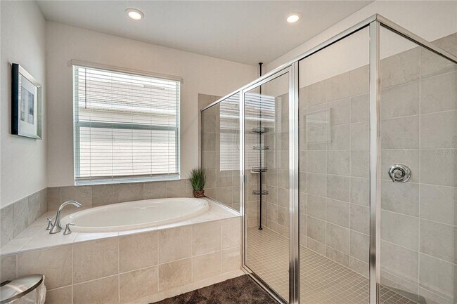 Building Photo - 3250 Weston Manor Dr