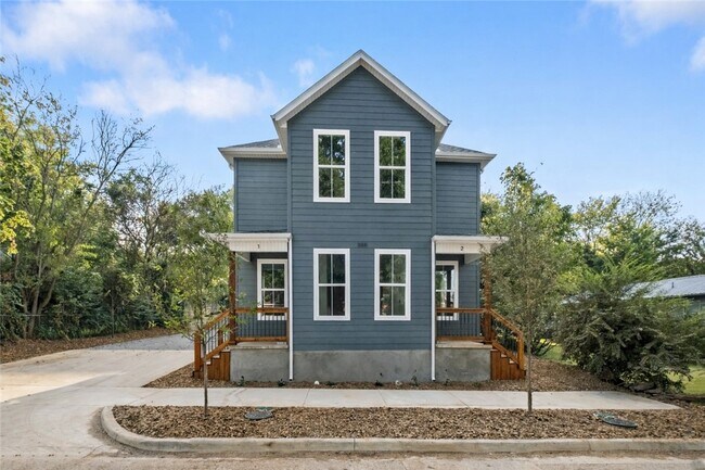 Building Photo - 588 N Willow Ave