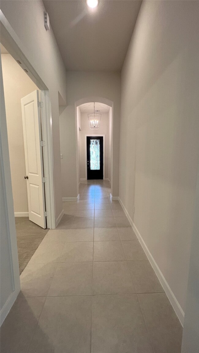 Building Photo - 212 Milas Cv