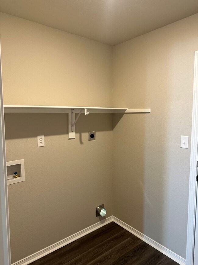 Building Photo - Now Pre-Leasing! | Discover This Charming 3-Bedroom, 2-Bath Home in Cypress Bend