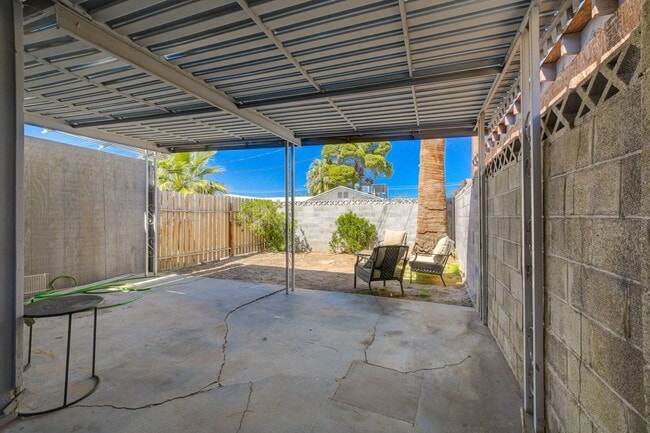 Building Photo - Cozy 2-Bedroom Unit in Prime Las Vegas Loc...