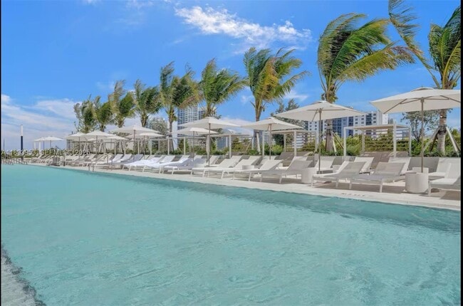 Building Photo - 580 72nd St