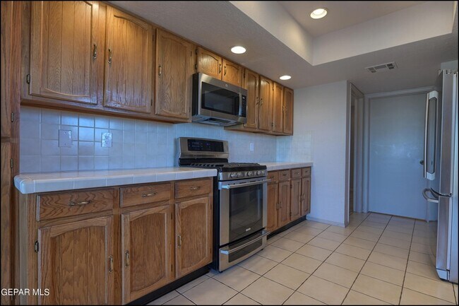 Building Photo - 601 Firedale Ln