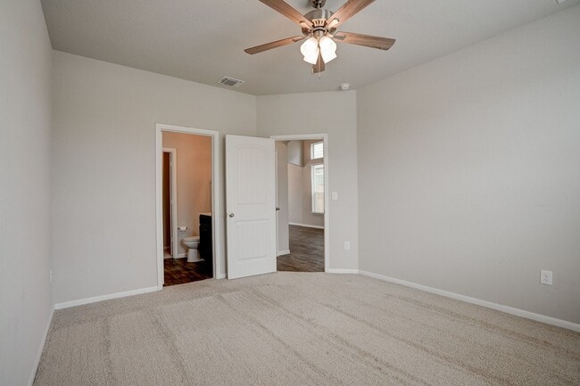 Building Photo - 10602 Tildon Ave