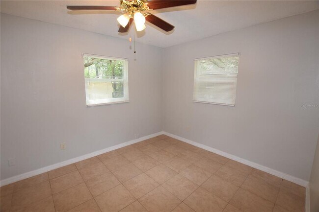 Building Photo - 202 James Ct
