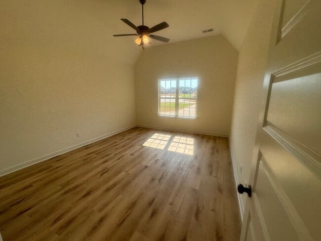 Building Photo - 6183 Clover Ct
