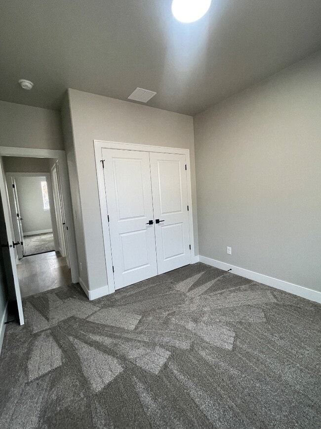 Building Photo - 2011 18th St