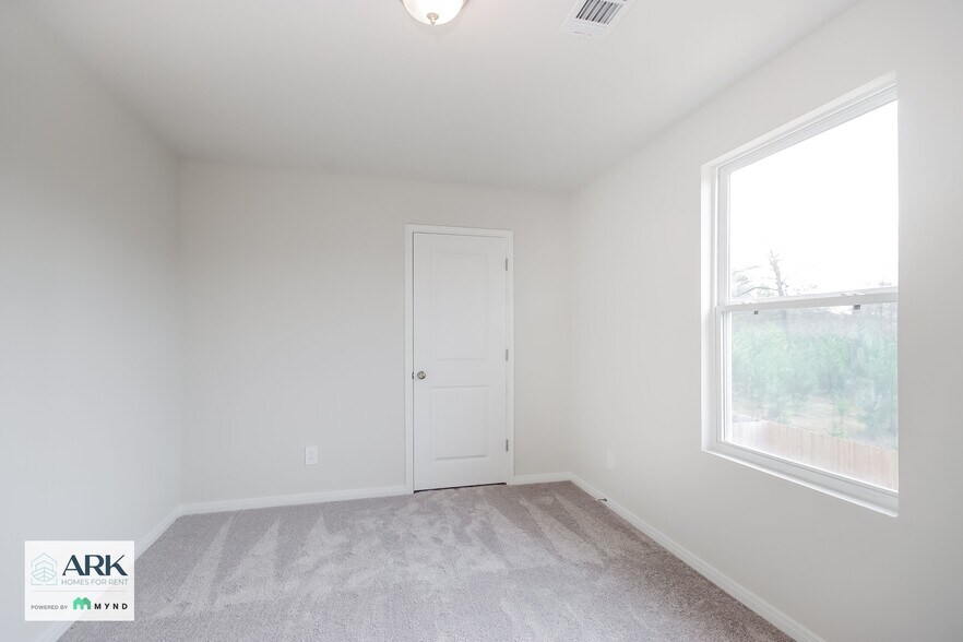Building Photo - 15520 Briar Forest Dr