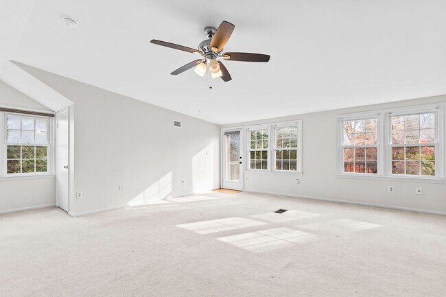 Building Photo - Charming 3-Bedroom Home in Silver Spring