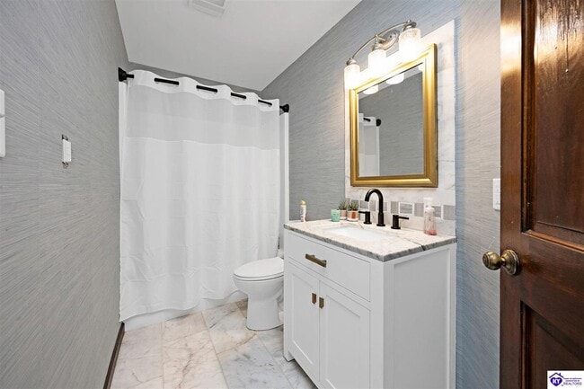 Building Photo - 306 Forest Trce