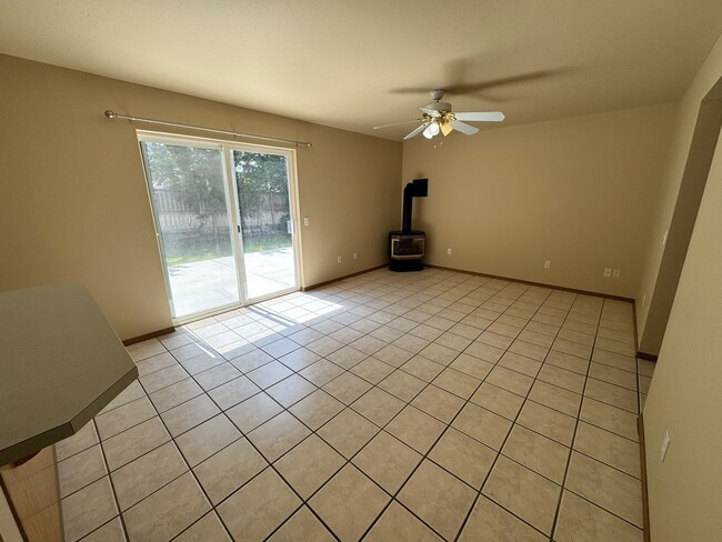 Building Photo - BONUS RENT SPECIAL! Backyard Oasis: 3 Bedroom 2 Bath House Available!