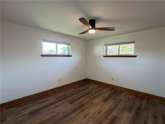 Building Photo - 4840 Rye St