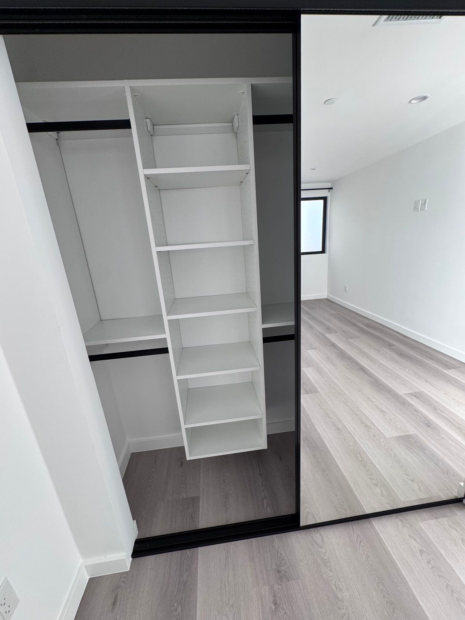 Closet - 2408 Highland Ave